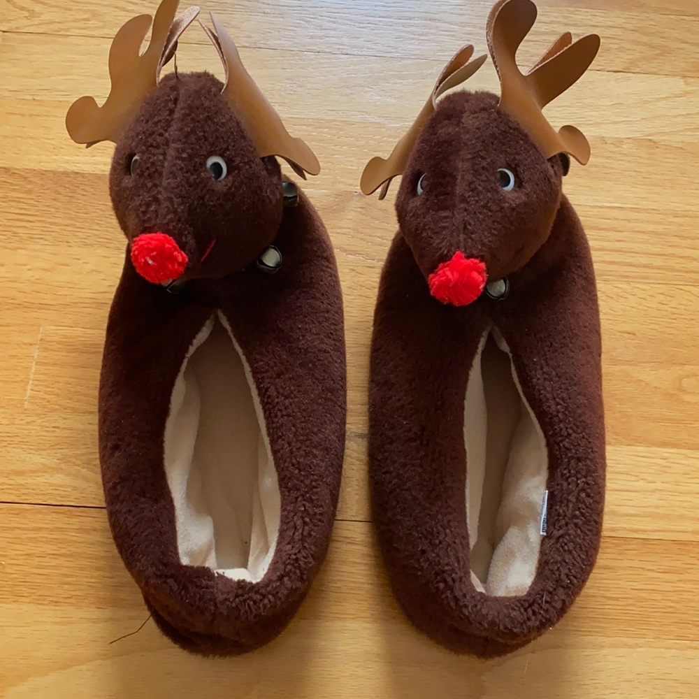 Novelty Dearfoams Reindeer Slippers
